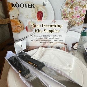 Kooktek 6 pieces Cake Decorating Supply Kit